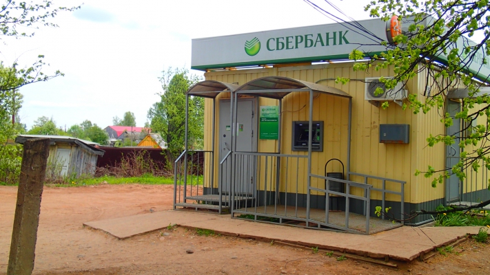 Все сказано на фотке. Попроще чем в Любытино, но функцию свою выполняет...
Автор: Иван Наумов.
