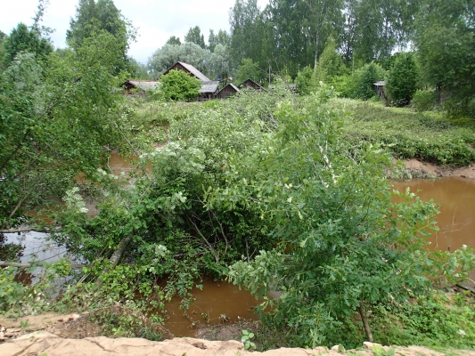 Река Белая у Рябинового переулка
