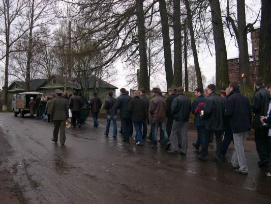 Факельное шествие - 8 мая 2005 года. Любытино.
Захарова Даша
