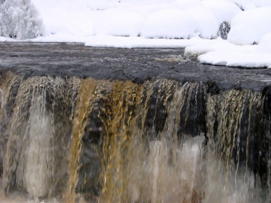 железная вода
